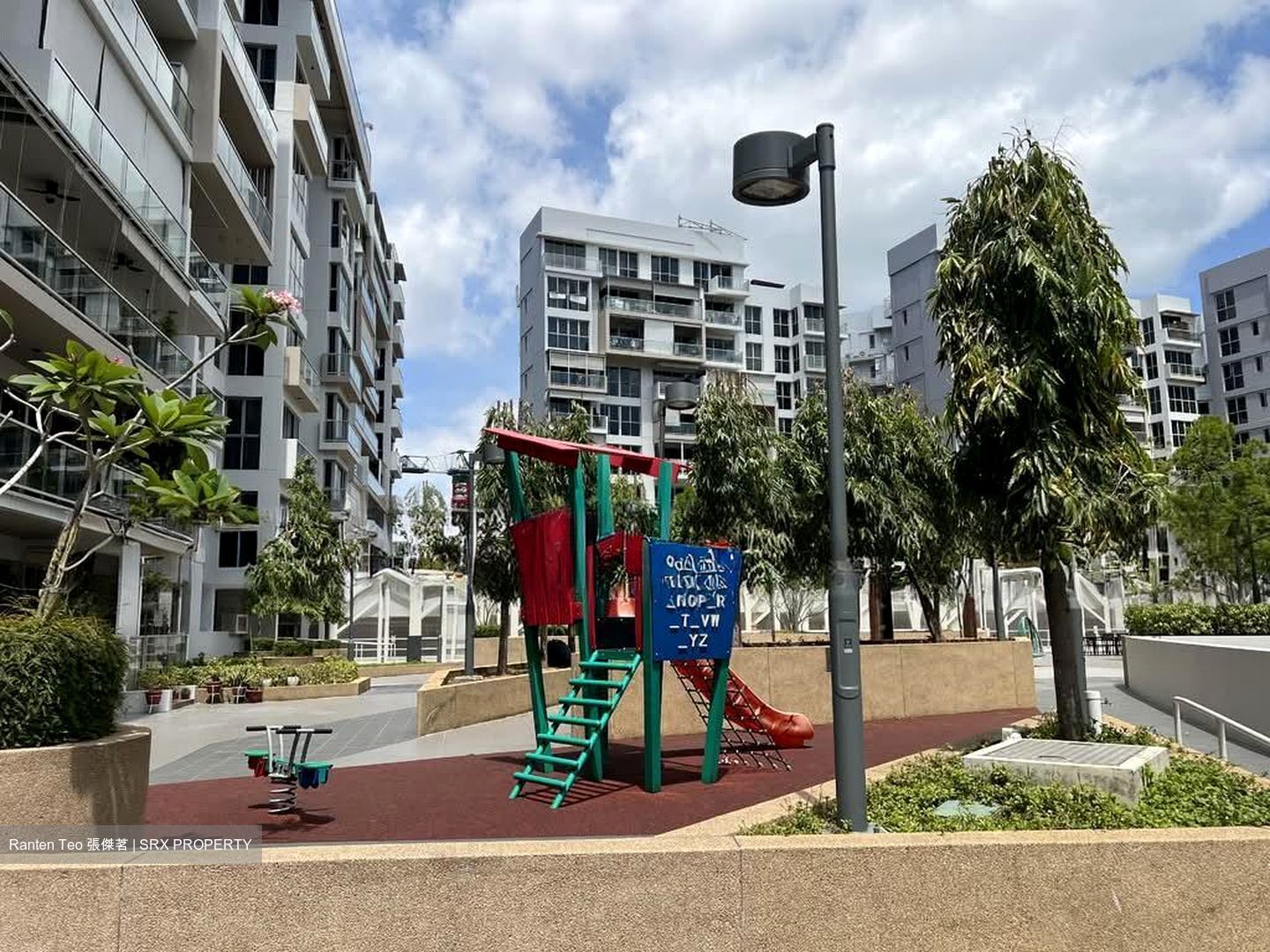 Sea Horizon (D18), Condominium #593651901